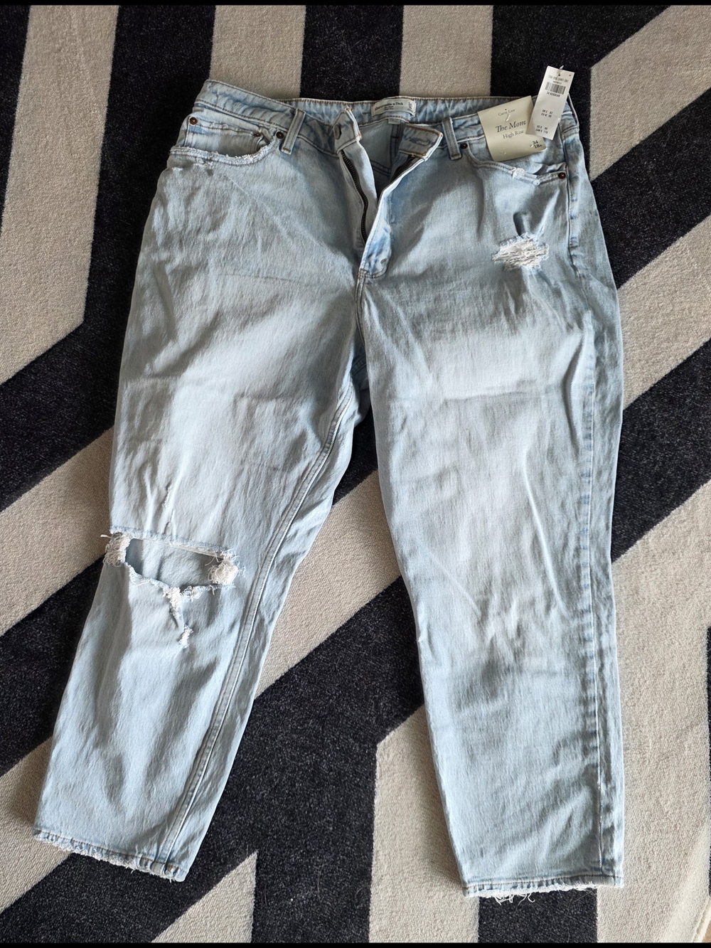 Abercrombie & Fitch Light Blue High-Rise Distressed Mom Jeans NWT